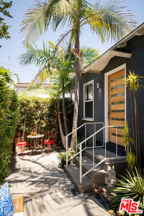 728 Pacific Street Property Photo 10