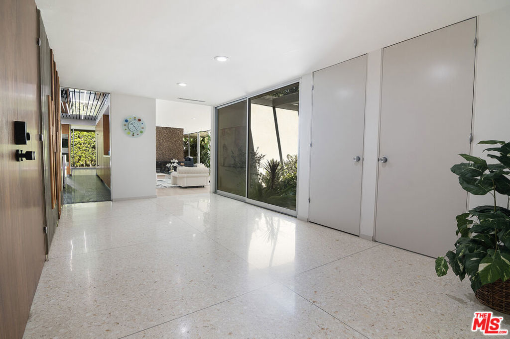 5000 Queen Victoria Road Property Photo 8