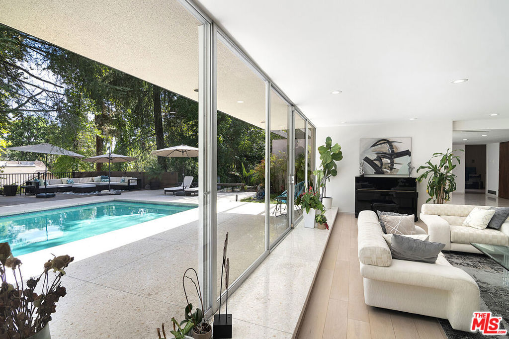 5000 Queen Victoria Road Property Photo 13