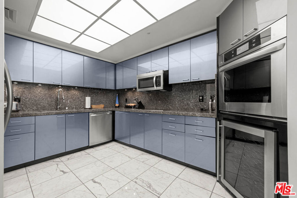 10520 Wilshire Boulevard 802 Property Photo 5