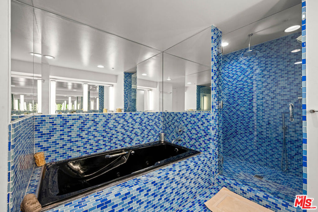 10520 Wilshire Boulevard 802 Property Photo 8