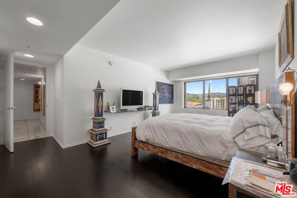 10520 Wilshire Boulevard 802 Property Photo 14