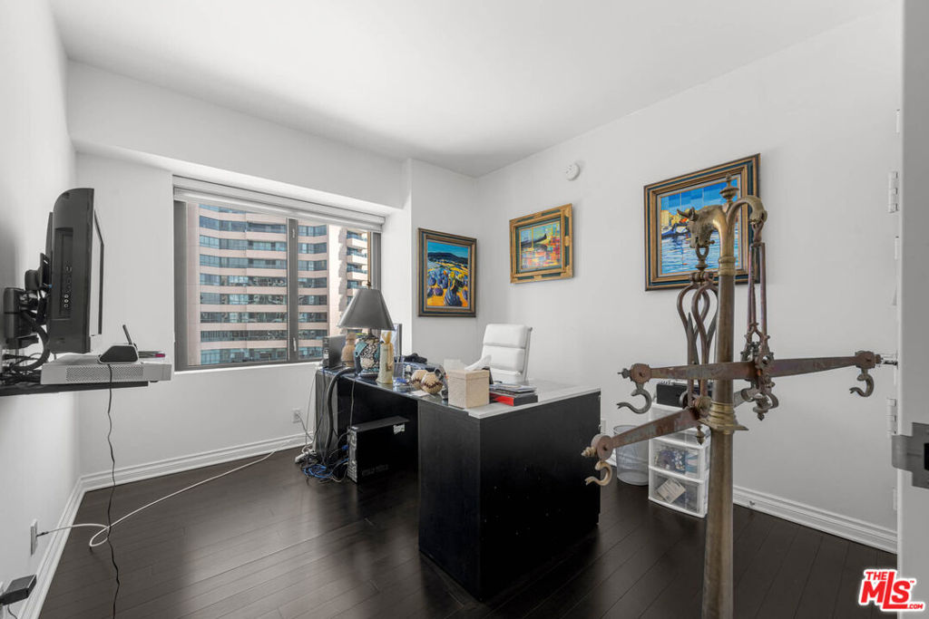 10520 Wilshire Boulevard 802 Property Photo 18