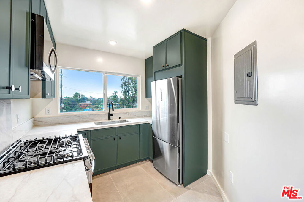 16185 W Sunset Blvd 5 Property Photo 1