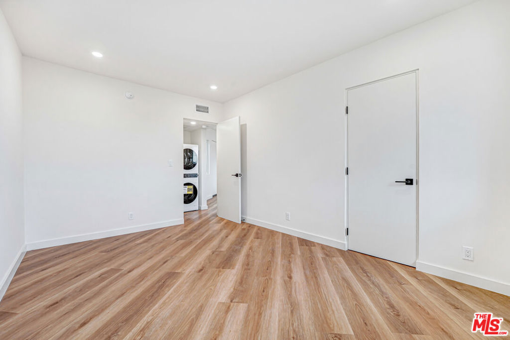 16185 W Sunset Blvd 5 Property Photo 6