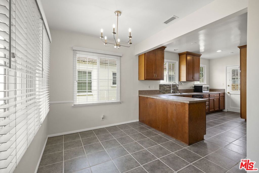 5206 Emporia Avenue Property Photo 8