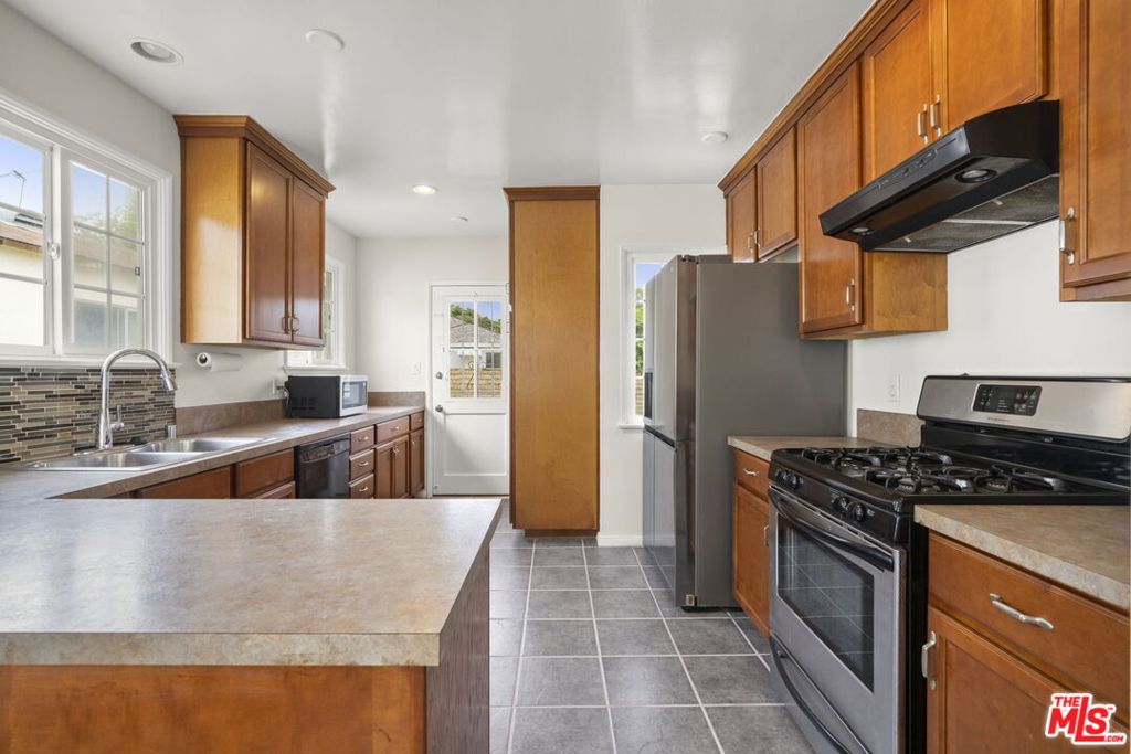 5206 Emporia Avenue Property Photo 13