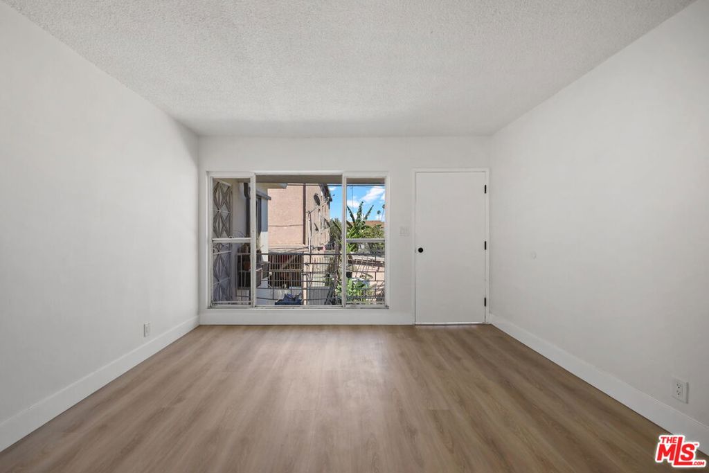 315 W 65th Street Property Photo 6