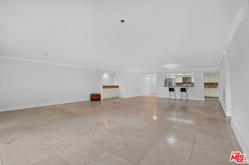 10660 Wilshire Boulevard 309 Property Photo 2