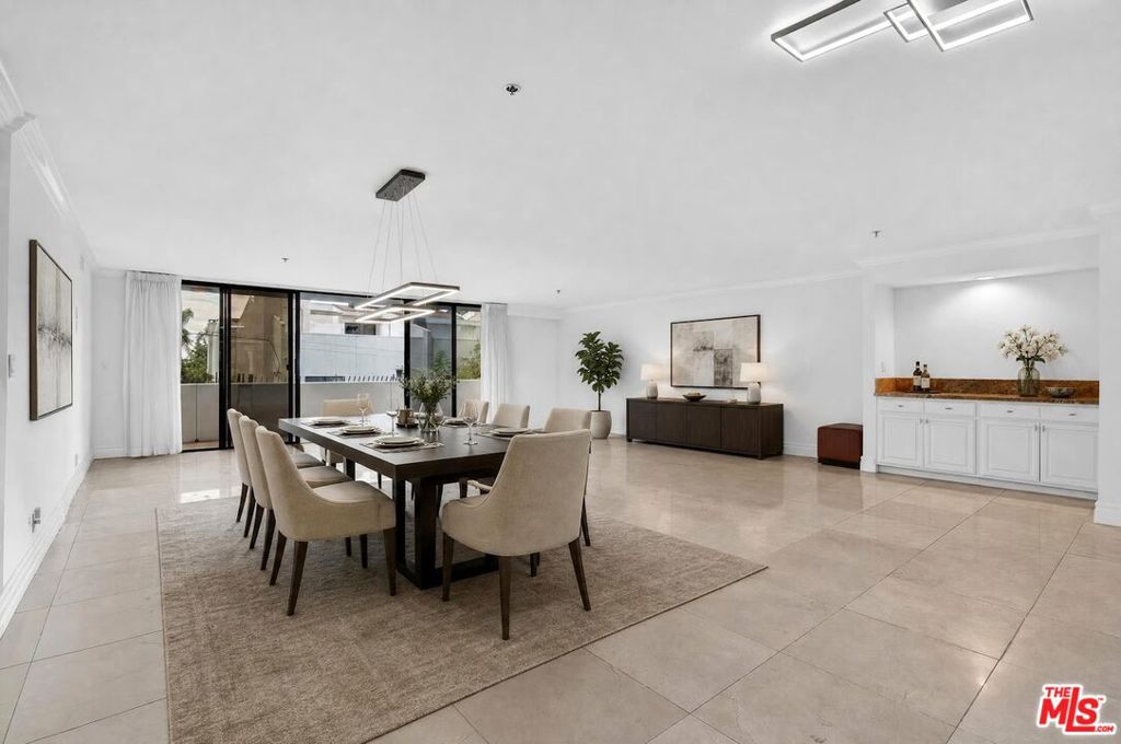 10660 Wilshire Boulevard 309 Property Photo 3