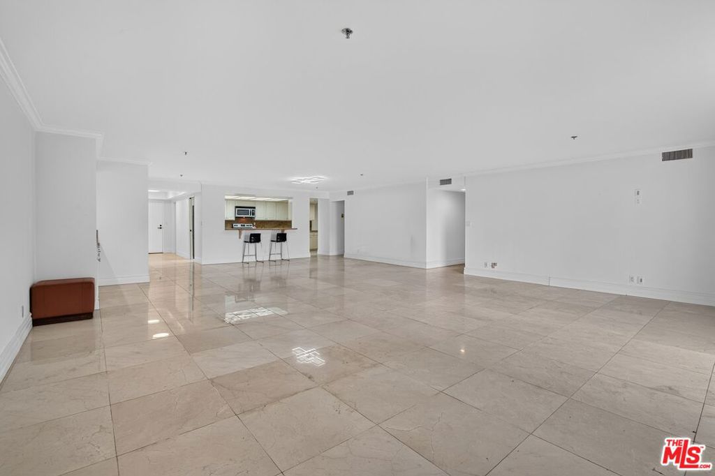 10660 Wilshire Boulevard 309 Property Photo 4