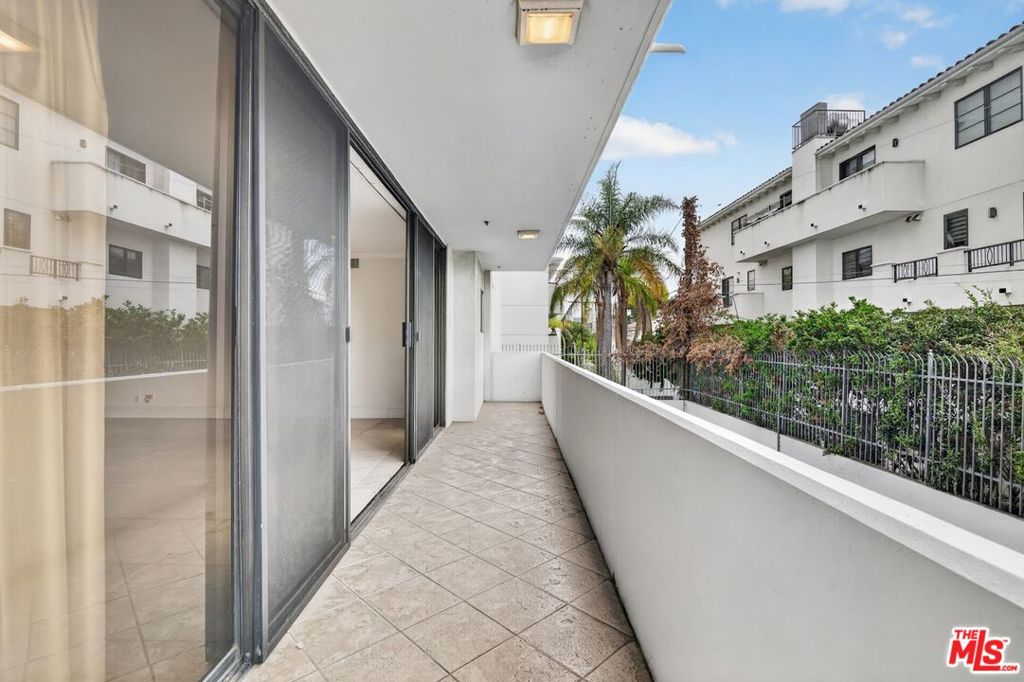 10660 Wilshire Boulevard 309 Property Photo 6