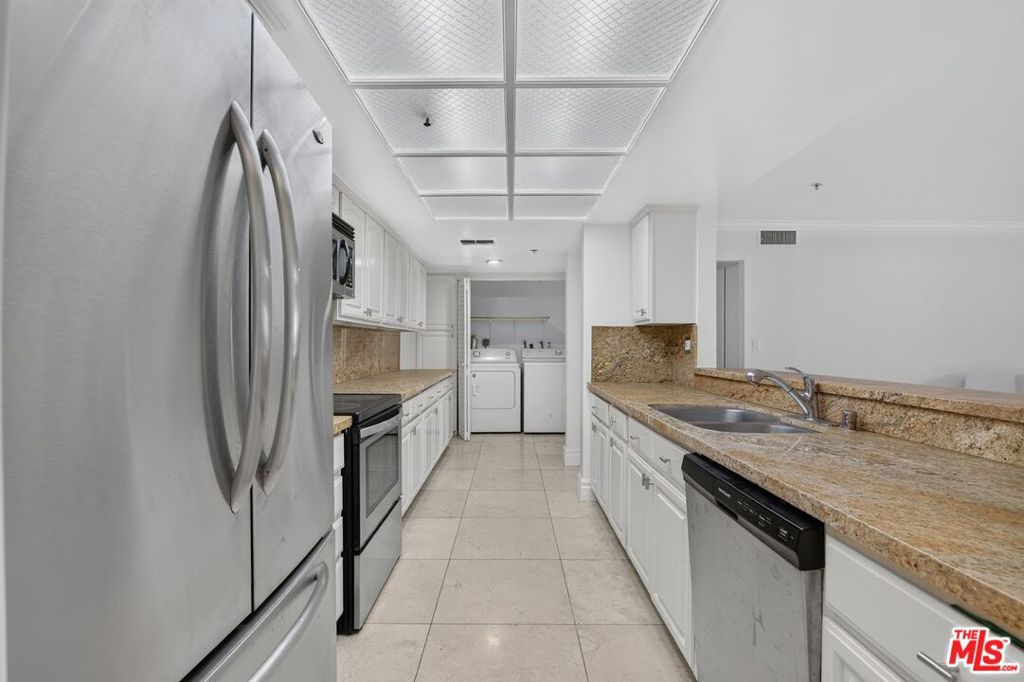 10660 Wilshire Boulevard 309 Property Photo 10