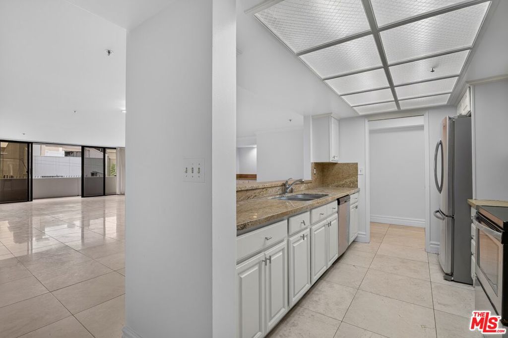 10660 Wilshire Boulevard 309 Property Photo 11