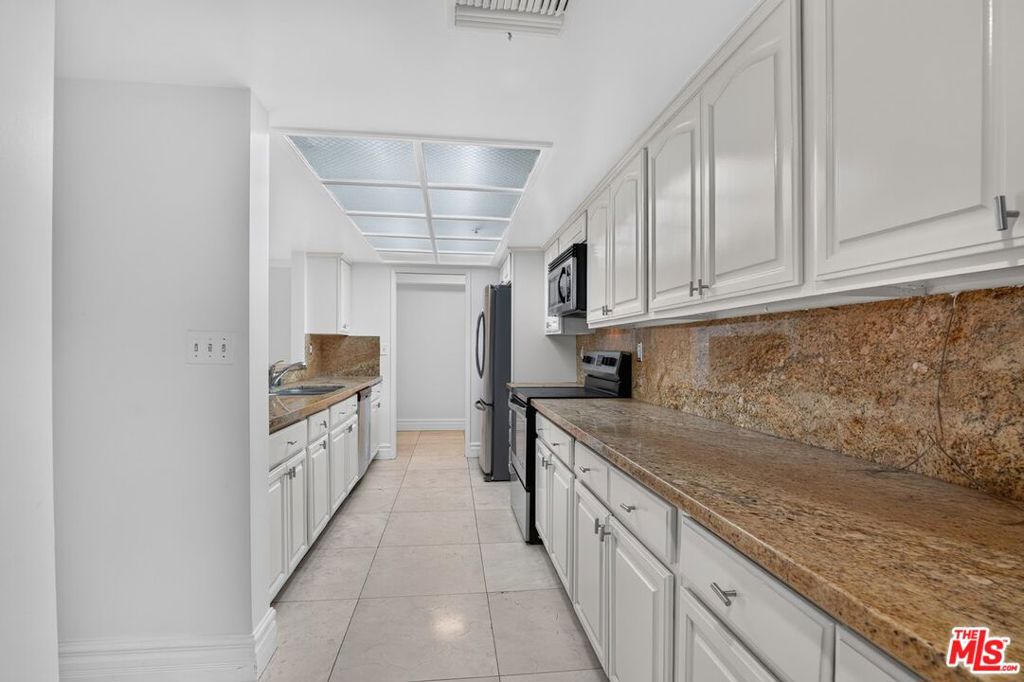 10660 Wilshire Boulevard 309 Property Photo 12