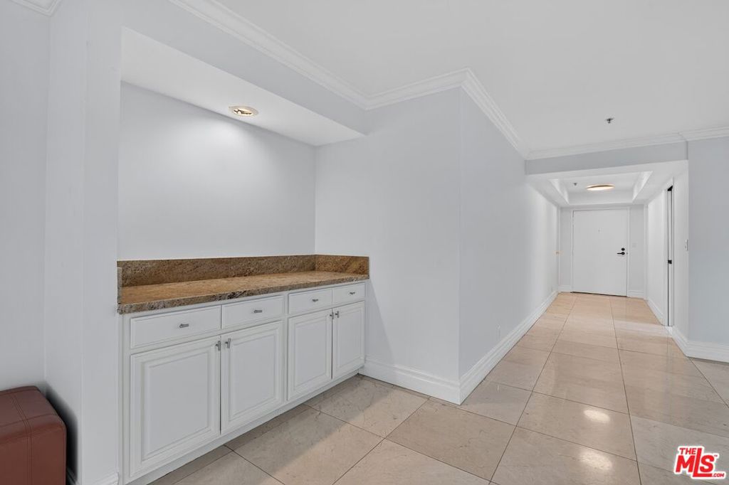 10660 Wilshire Boulevard 309 Property Photo 13