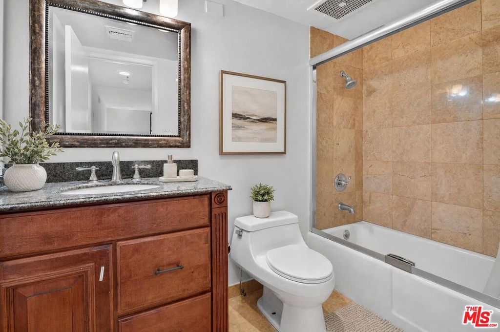 10660 Wilshire Boulevard 309 Property Photo 16