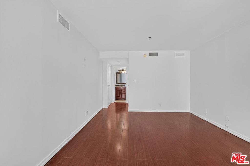 10660 Wilshire Boulevard 309 Property Photo 20