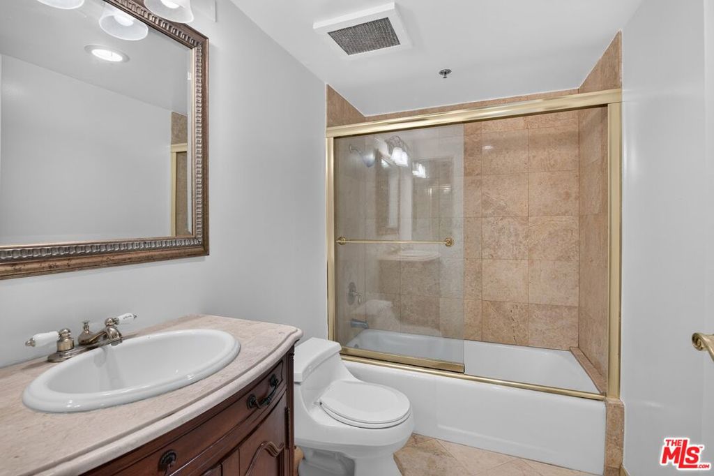 10660 Wilshire Boulevard 309 Property Photo 23