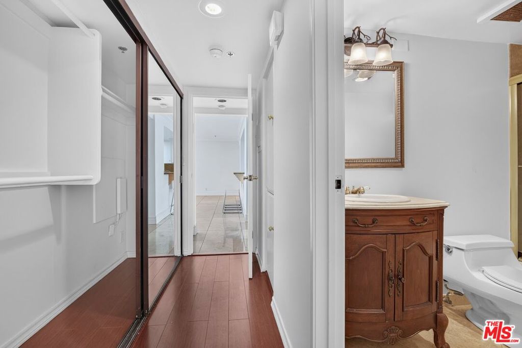 10660 Wilshire Boulevard 309 Property Photo 25