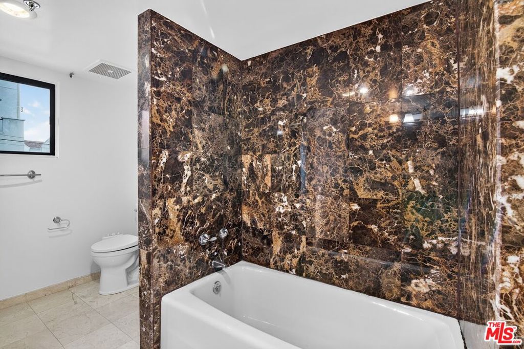 10660 Wilshire Boulevard 309 Property Photo 26