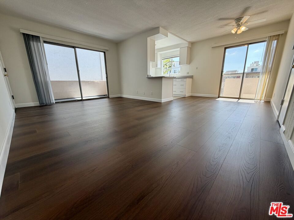 11727 Mayfield Avenue 5 Property Photo 4