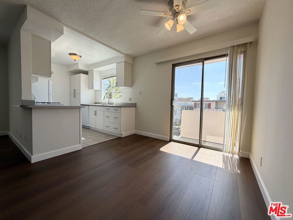 11727 Mayfield Avenue 5 Property Photo 8