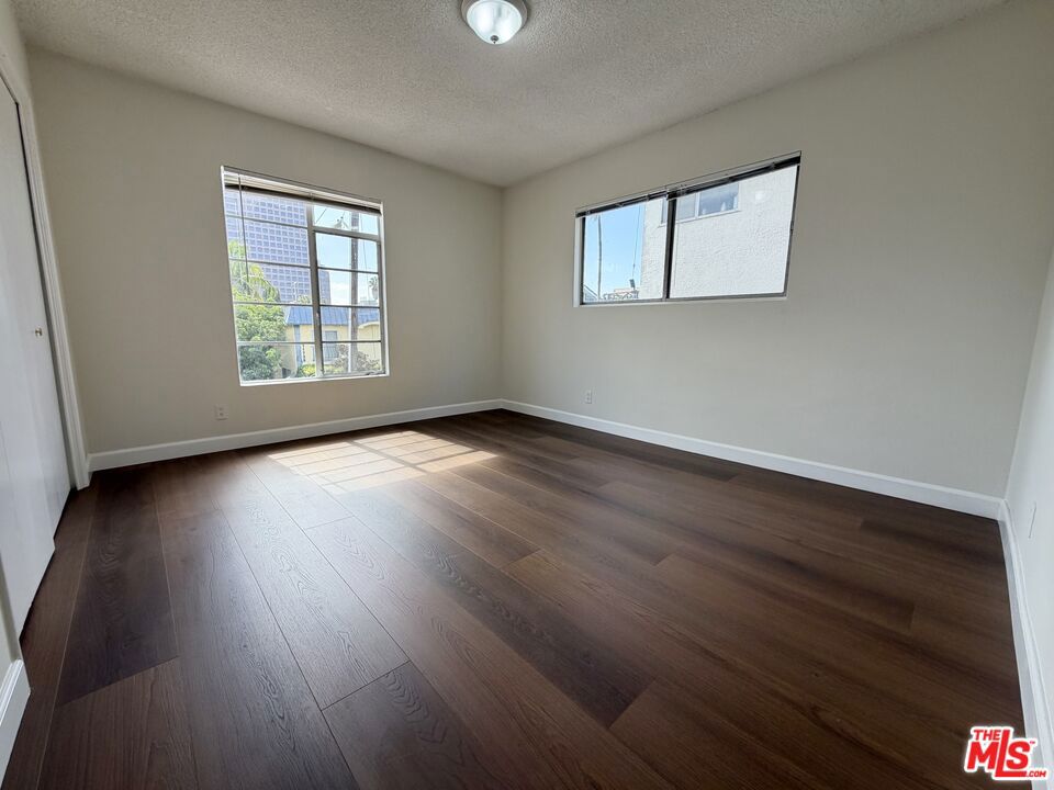 11727 Mayfield Avenue 5 Property Photo 13