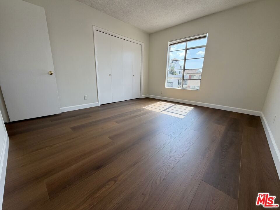 11727 Mayfield Avenue 5 Property Photo 14