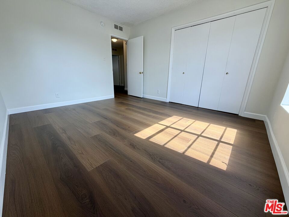 11727 Mayfield Avenue 5 Property Photo 15