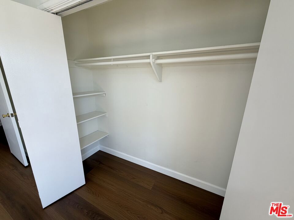 11727 Mayfield Avenue 5 Property Photo 16