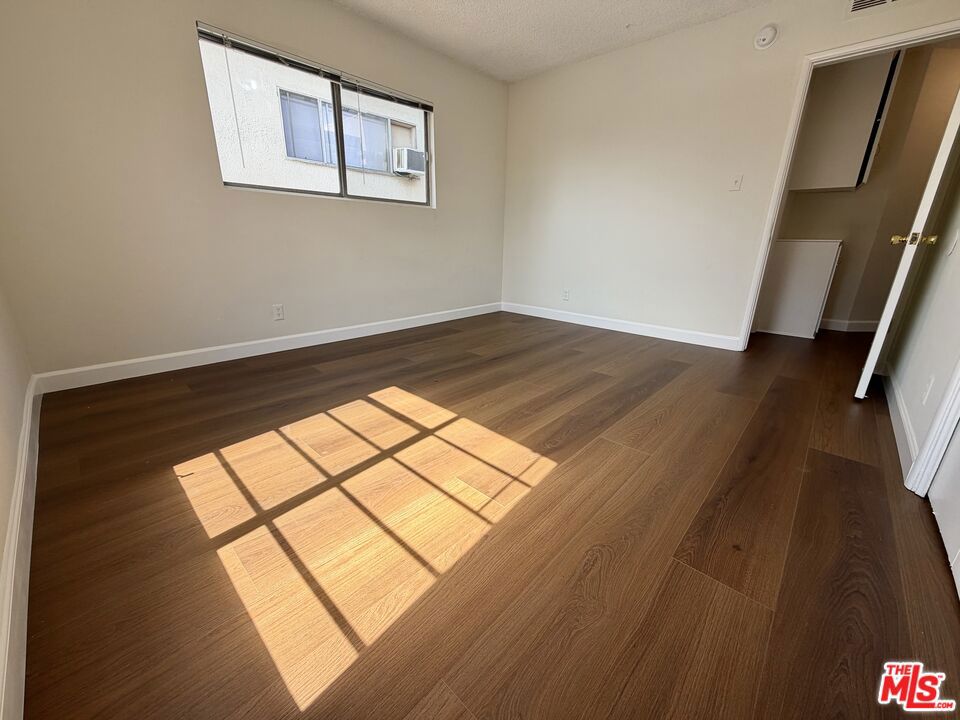 11727 Mayfield Avenue 5 Property Photo 17