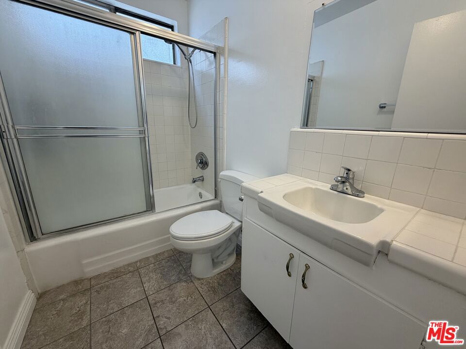 11727 Mayfield Avenue 5 Property Photo 19
