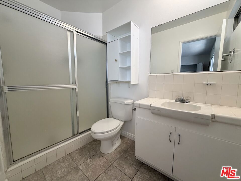 11727 Mayfield Avenue 5 Property Photo 25