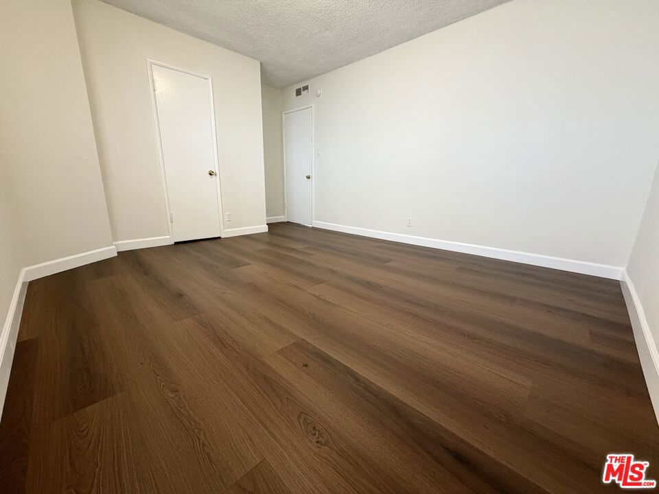 11727 Mayfield Avenue 5 Property Photo 26