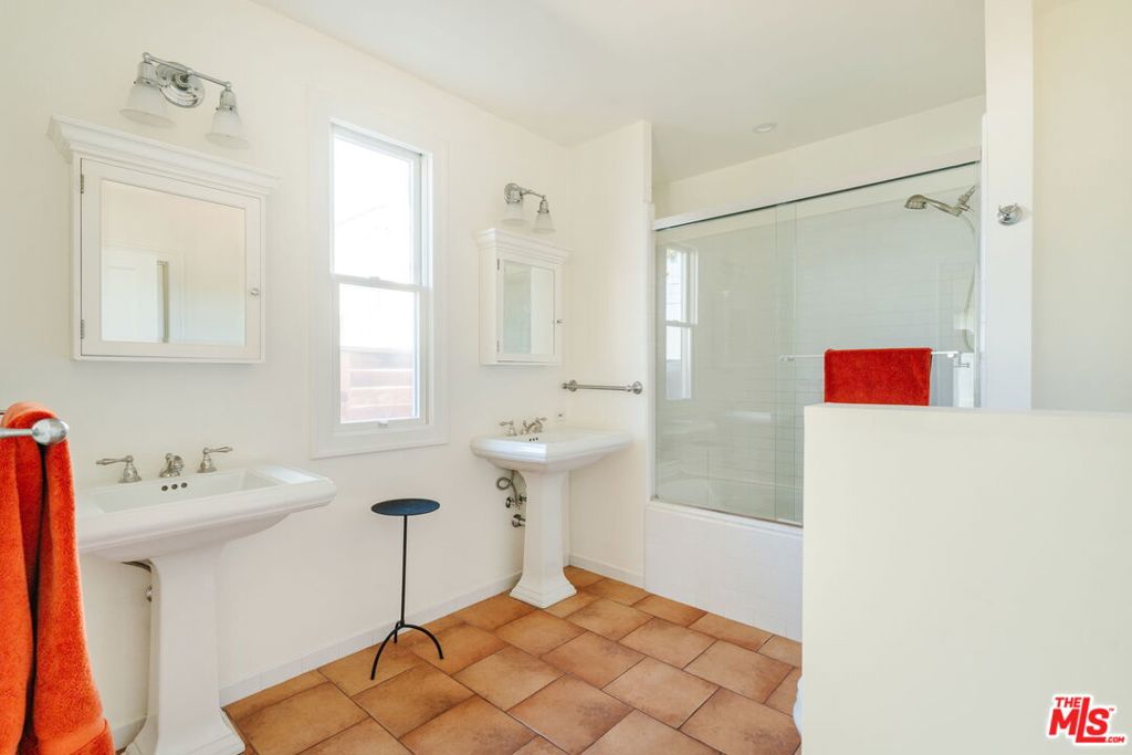 1633 Hi Point Street Property Photo 29