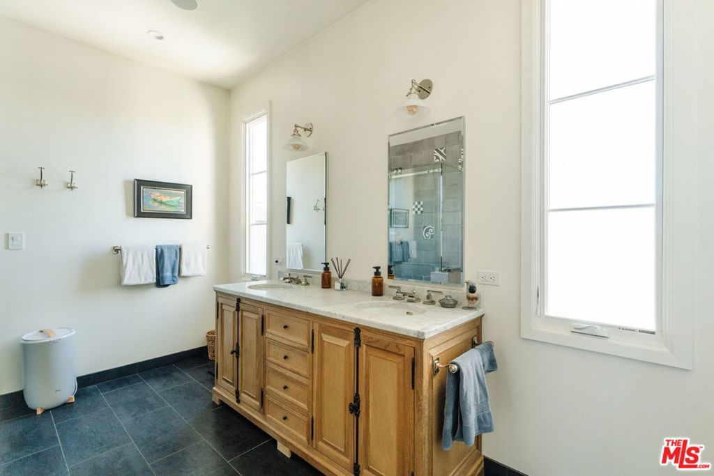 1633 Hi Point Street Property Photo 45