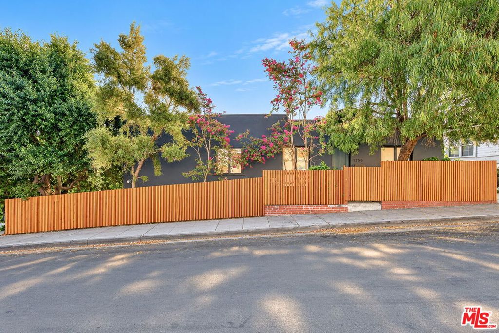 1356 Mcduff Street Property Photo 2