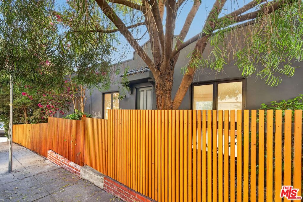 1356 Mcduff Street Property Photo 3
