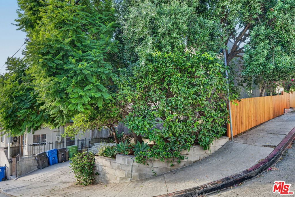 1356 Mcduff Street Property Photo 8