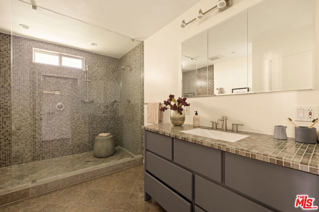 6350 Bryn Mawr Drive Property Photo 19