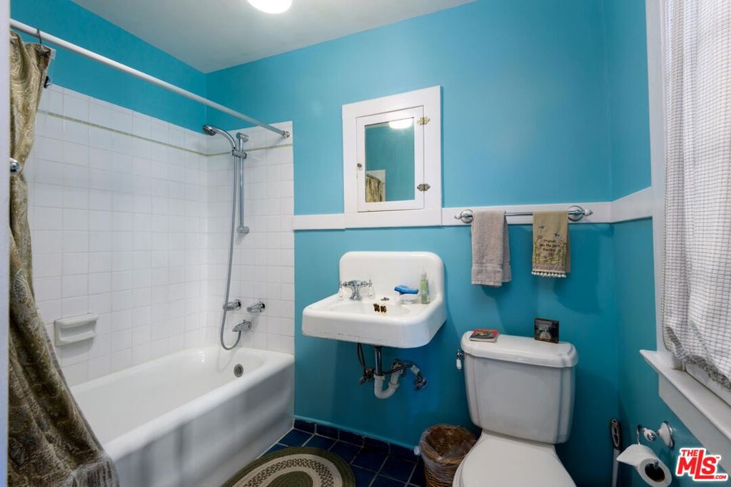 645 E Micheltorena Street Property Photo 26