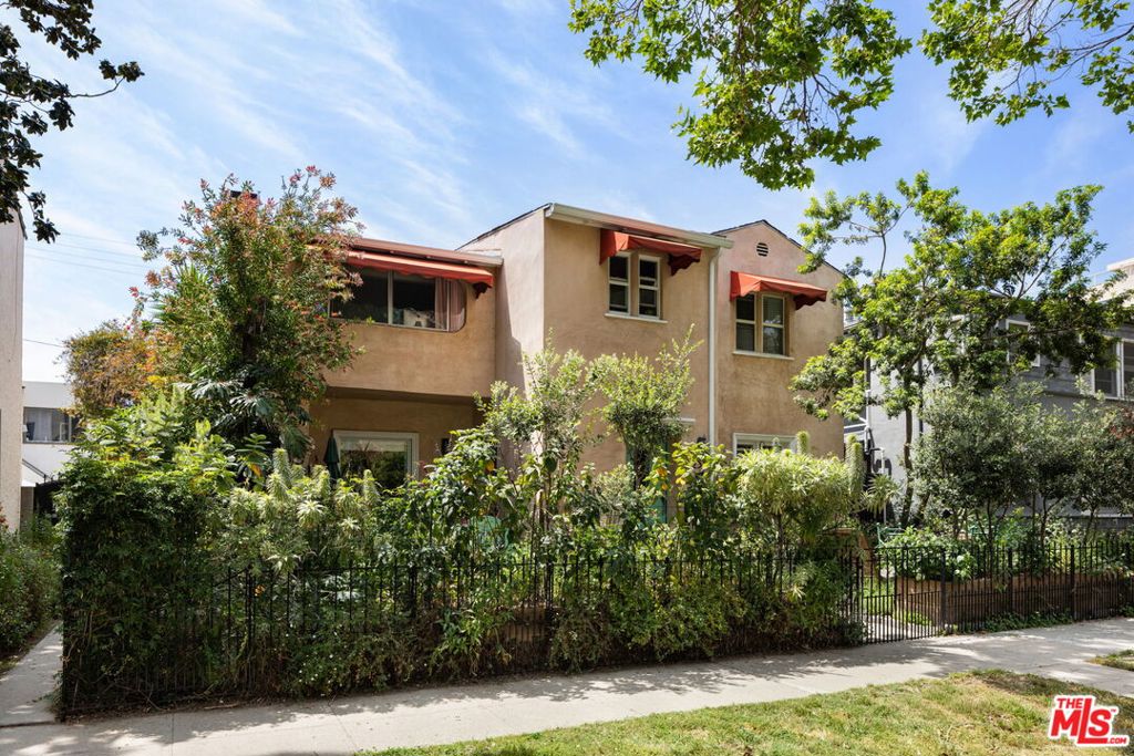251 N Swall Drive Property Photo 3