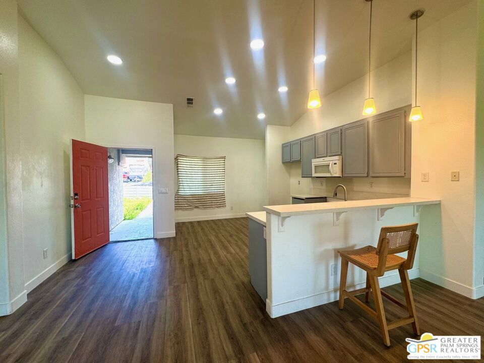 13753 Inaja Street Property Photo 2
