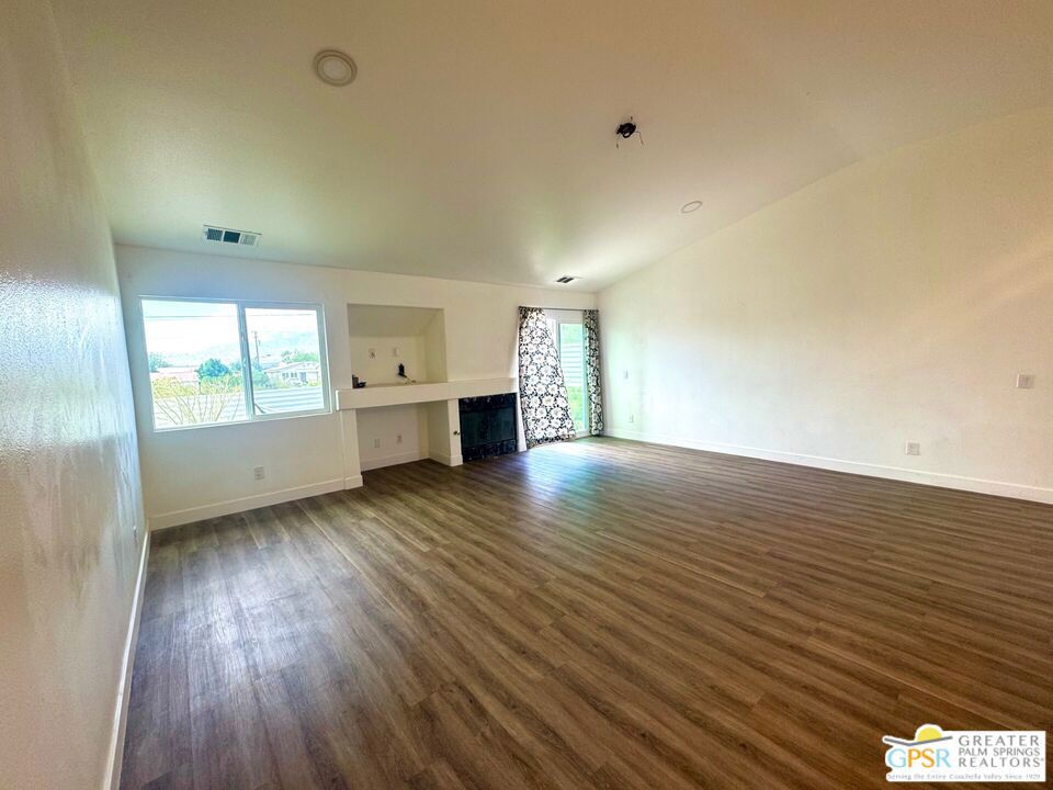 13753 Inaja Street Property Photo 9