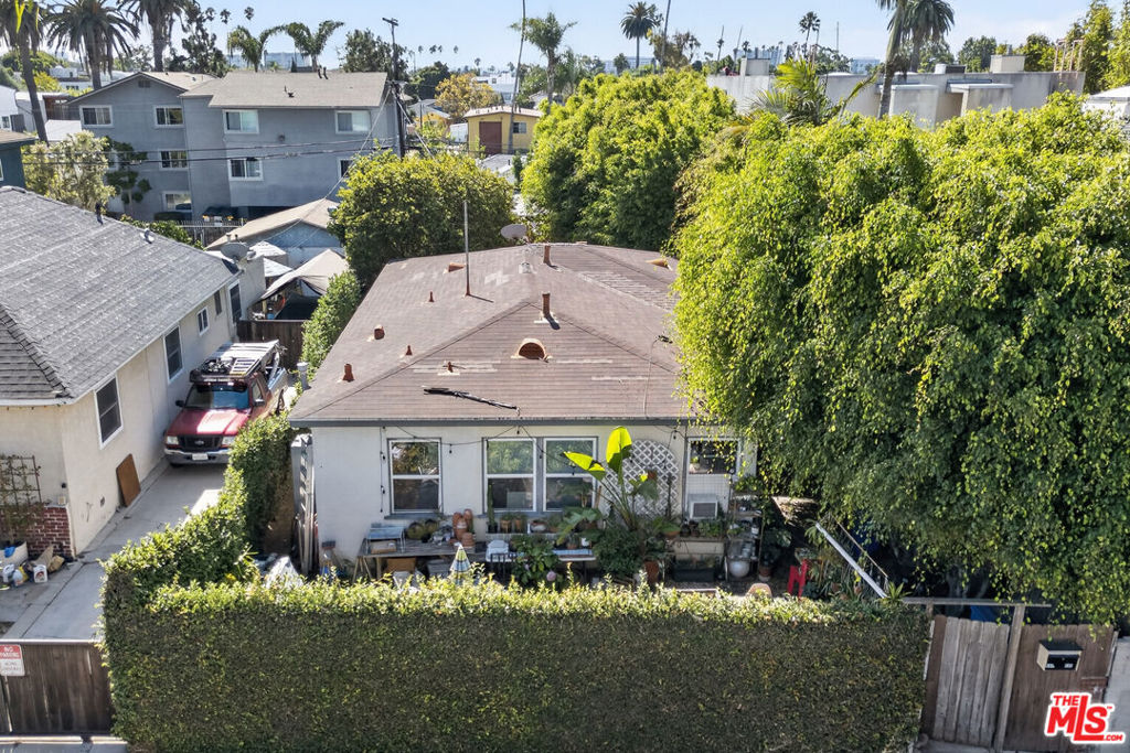 644 Vernon Avenue 644/646 Property Photo 1