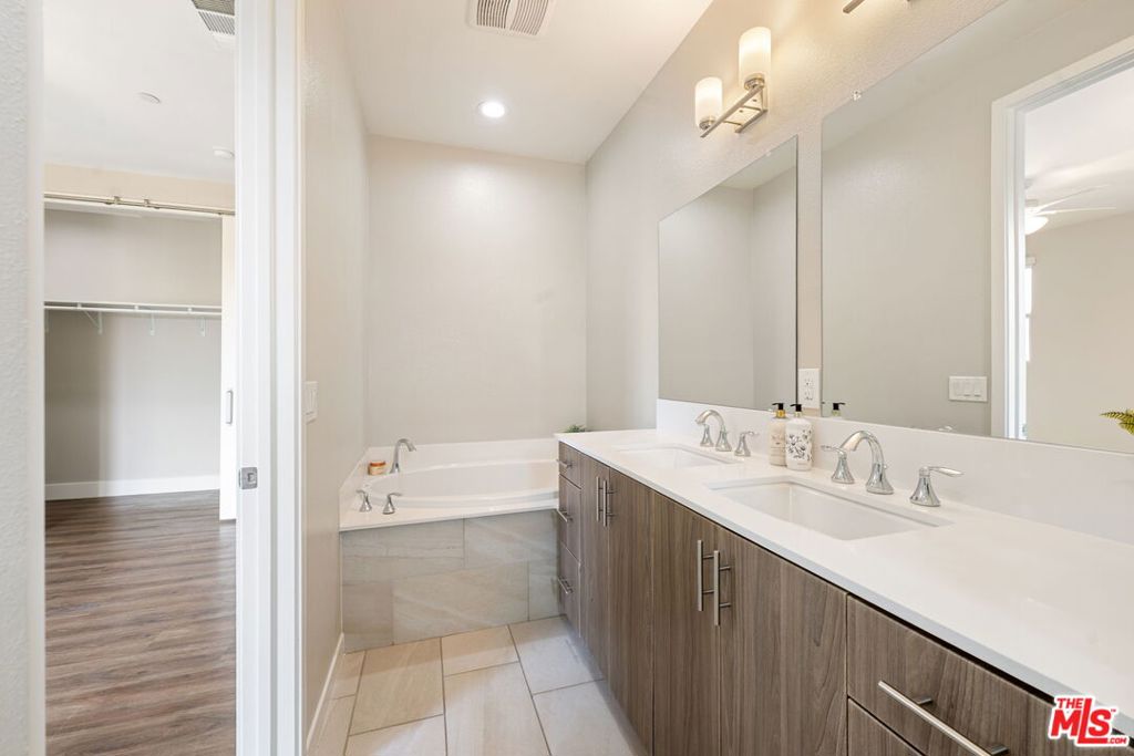4429 Paxton Place Property Photo 7