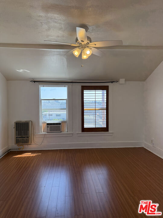4125 S Figueroa Street 402 Property Photo 3