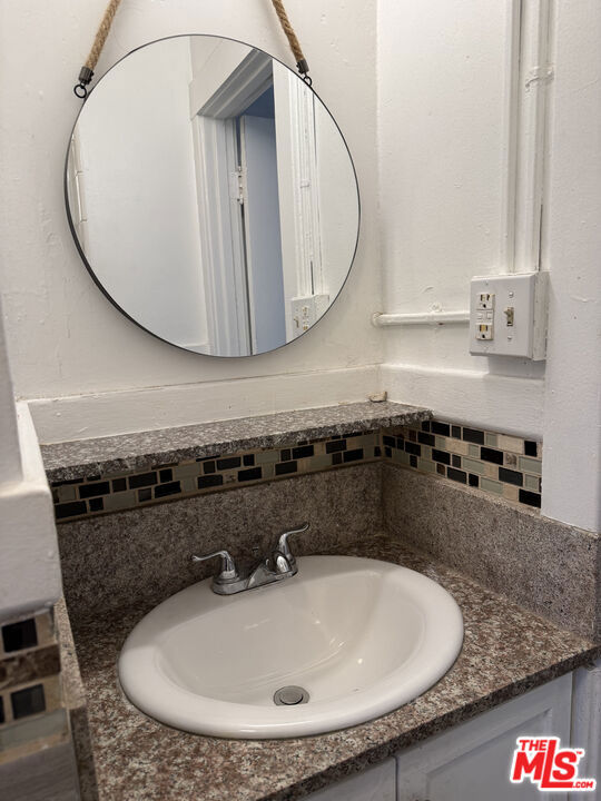 4125 S Figueroa Street 402 Property Photo 10