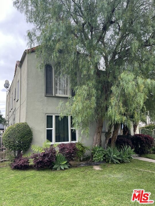 1284 S Highland Avenue Property Photo 1